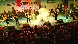 Thaikkudam Bridge Live